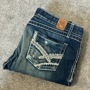 Buckle Lowrise straight leg “Madison” Skinny jeans